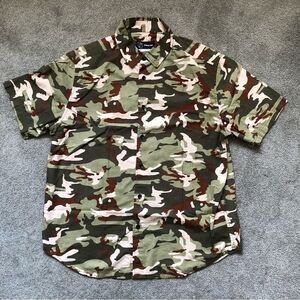 Original Use Camo Men’s Button-down Shirt (L)